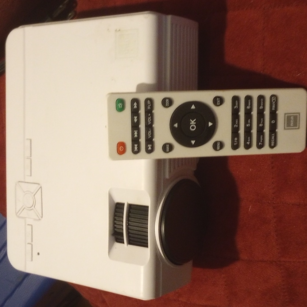 RCA Projector - Picture 4 of 4